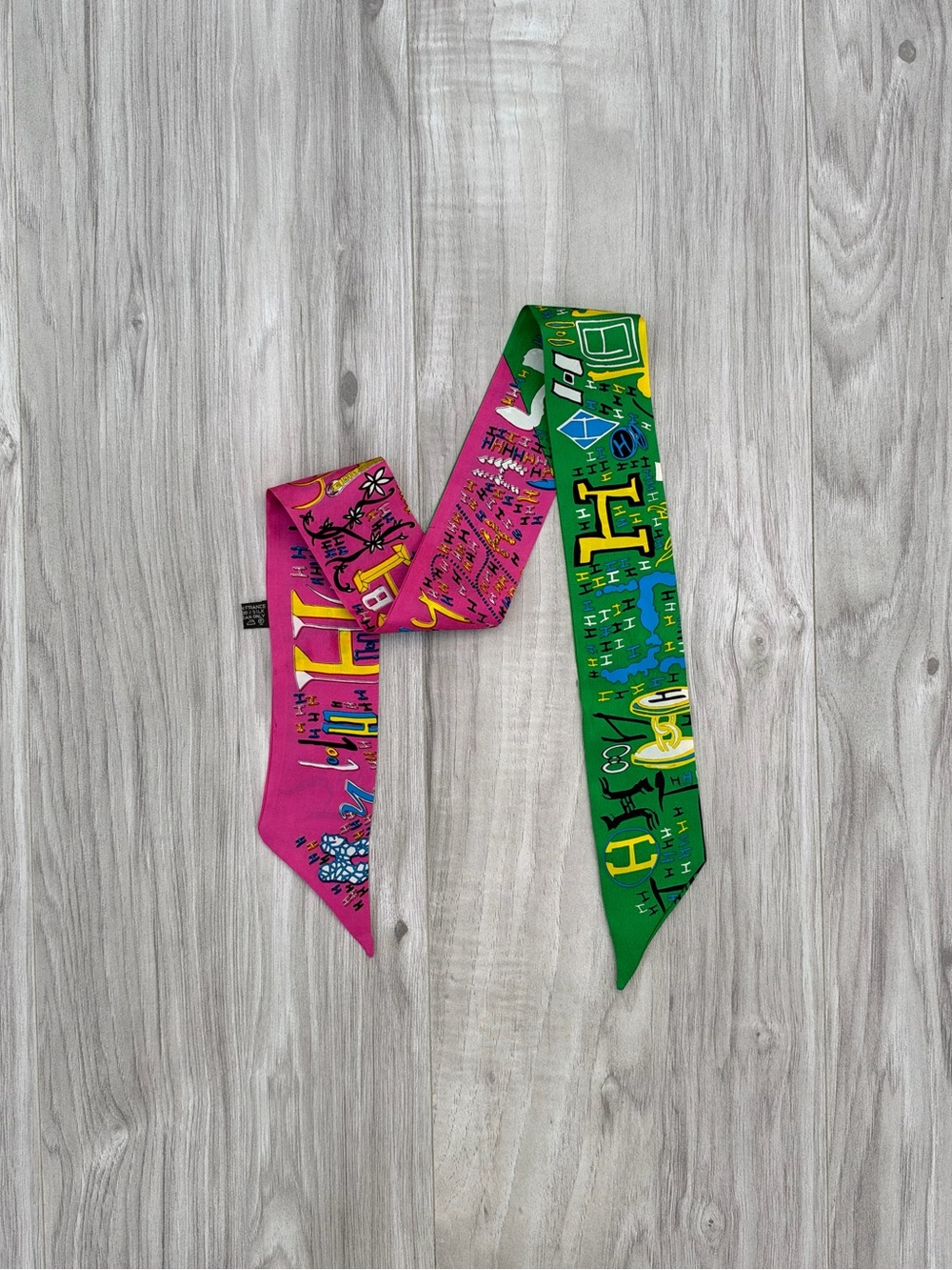 Hermès 1001 H Silk Twilly Scarf